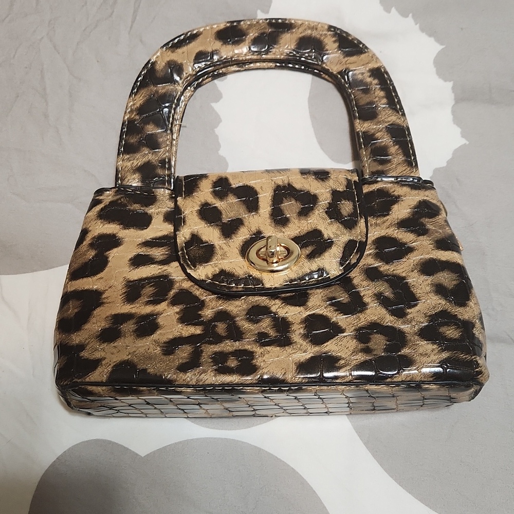 Leopard Mini Satchel Bag with Lock Closure and 41” Crossbody Strap NWOT - Picture 7 of 8